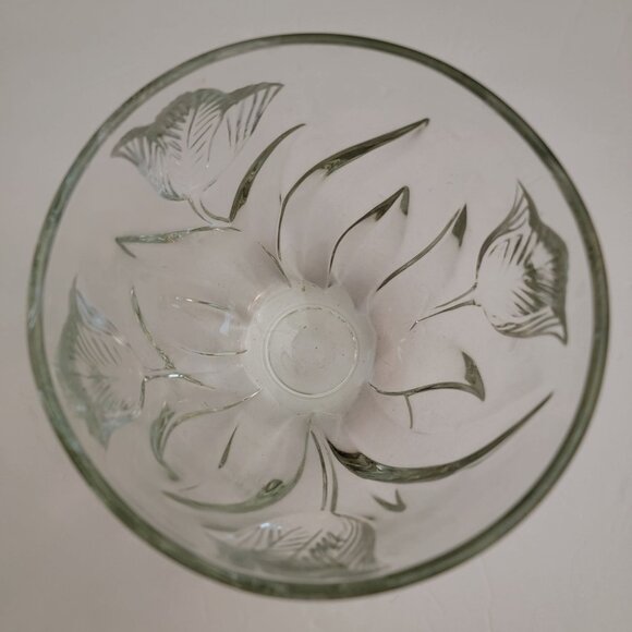 Vintage Style Pressed Glass Bowl with Raised Tulip Floral Design Clear Heavy Gla - Picture 3 of 6
